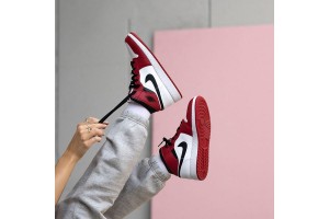 Air Jordan 1 Mid Chicago 2020 Women/Men Jordan Sneakers 554724-173